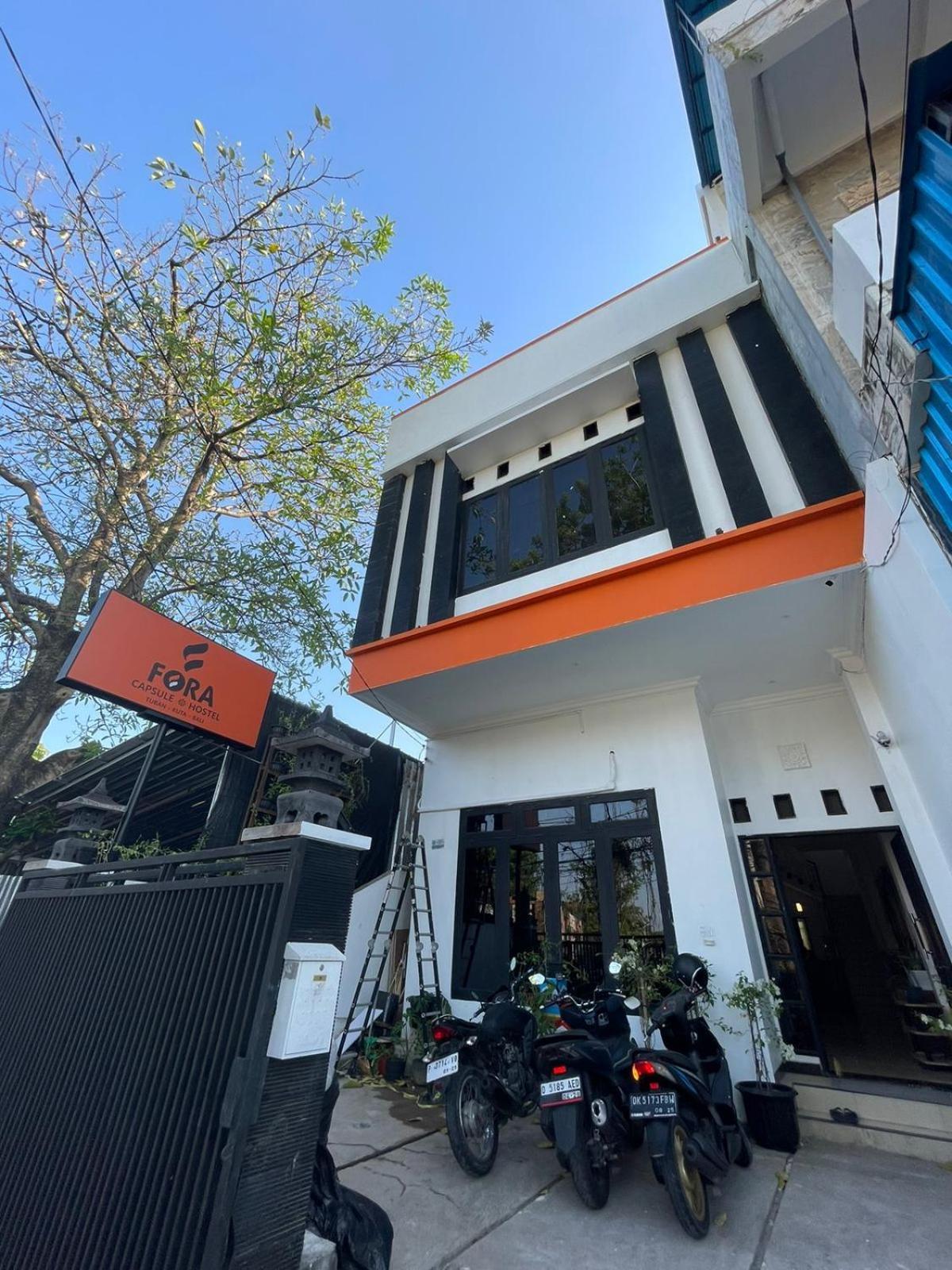 Fora Capsule Hostel Tuban กูตา ภายนอก รูปภาพ
