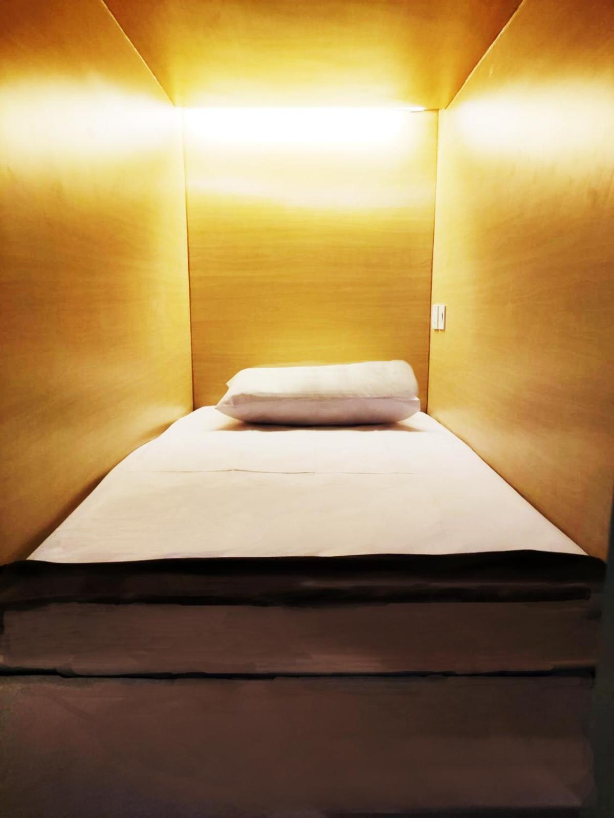 Fora Capsule Hostel Tuban กูตา ภายนอก รูปภาพ